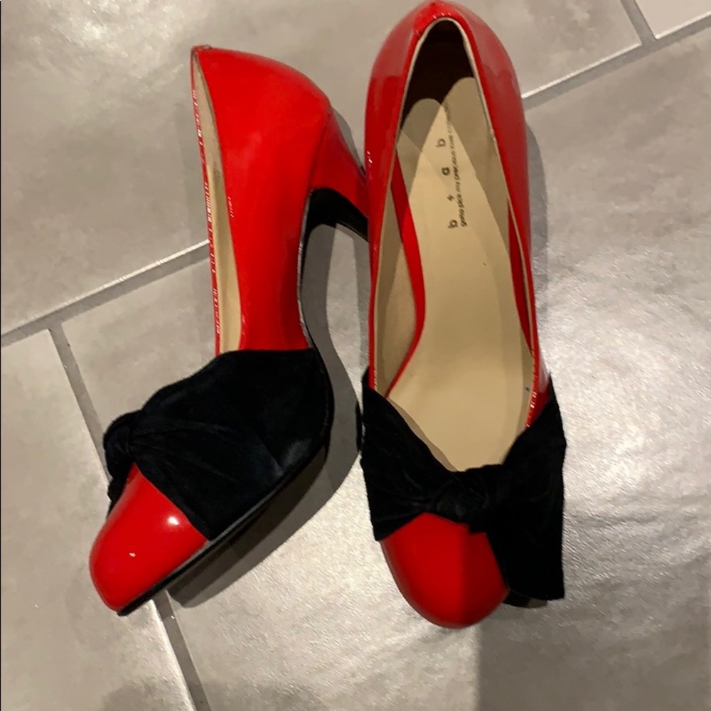 Heels - Picture 2 of 4